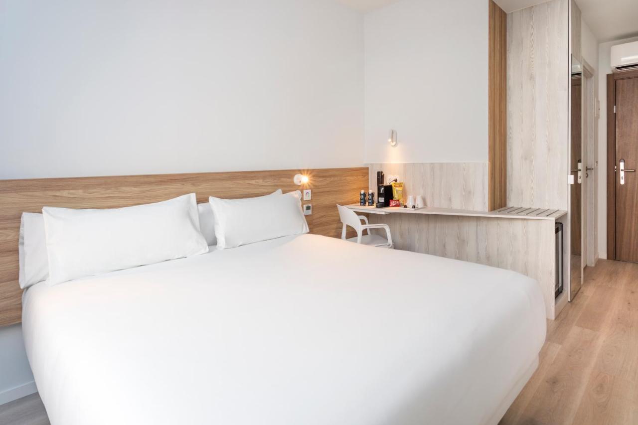 Double Room,1348876427:JPEG